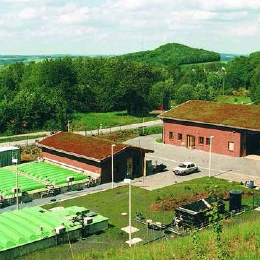 Polyethylene shell-and-tube heat exchanger for landfill leachate treatment with corrosion-free design